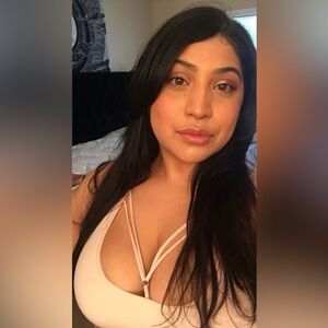 Meet your Posher, Alma